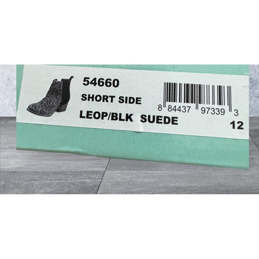 The SHORT SIDE ankle boot by Diba True features side slit - Picture 5 of 5
